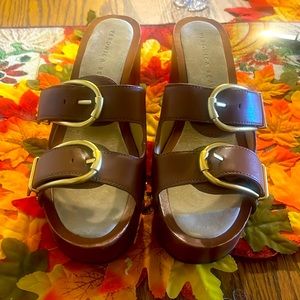 New Veronica beard shoes ,never used,without tags and box.